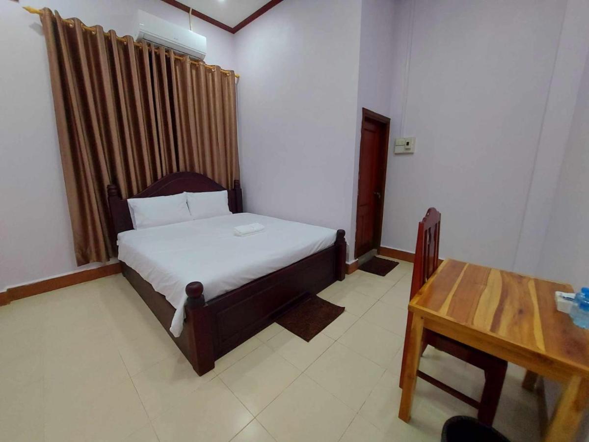 Inthavong Hotel/Guest House Ванг Виенг Екстериор снимка