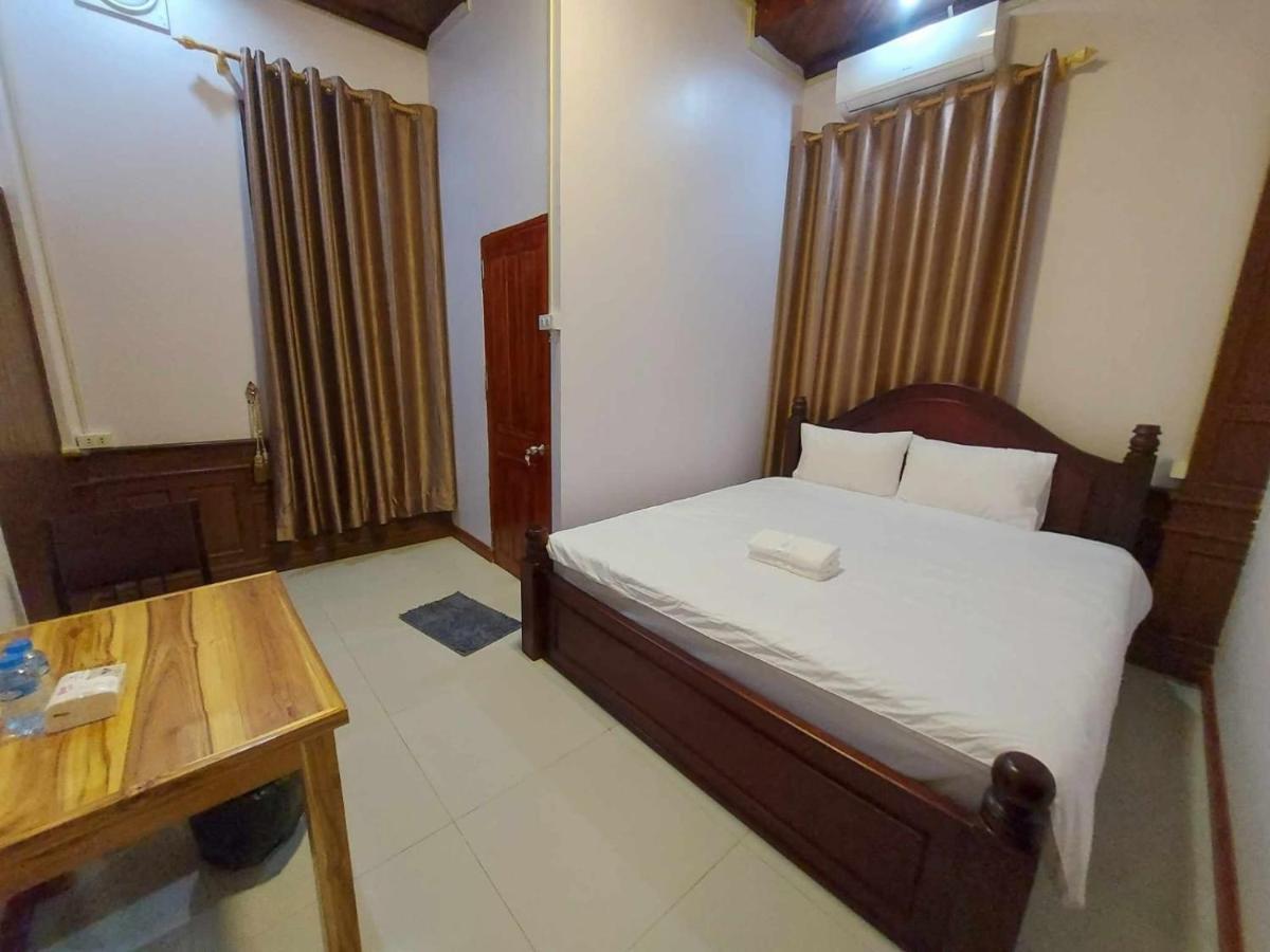 Inthavong Hotel/Guest House Ванг Виенг Екстериор снимка