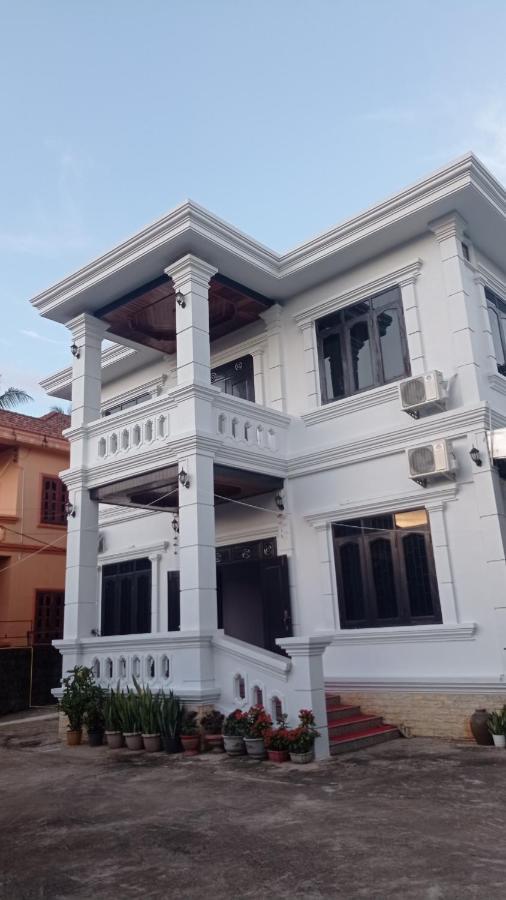 Inthavong Hotel/Guest House Ванг Виенг Екстериор снимка