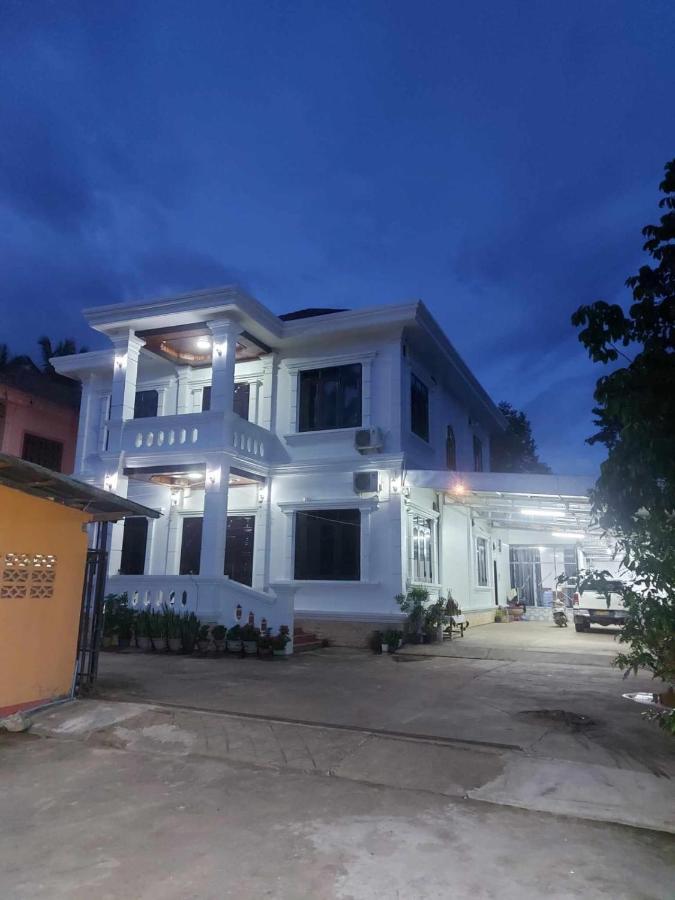 Inthavong Hotel/Guest House Ванг Виенг Екстериор снимка